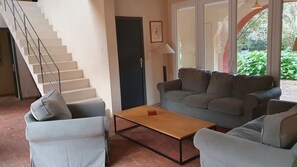 TV, fireplace, DVD player, ping pong