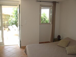 2 chambres, fer et planche à repasser, Wi-Fi gratuit, draps fournis