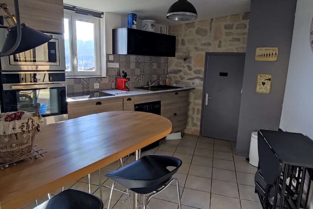 charming little cottage next to the city of Carcassonne and the canal midi