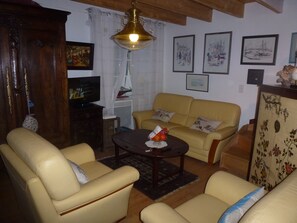 TV, DVD player