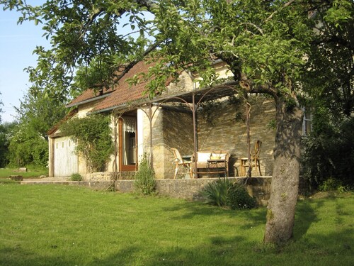 charming farm house in the heart of black Périgord, 3km from Sarlat