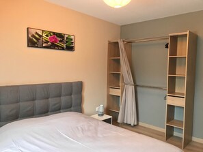 3 bedrooms, iron/ironing board, travel crib, free WiFi