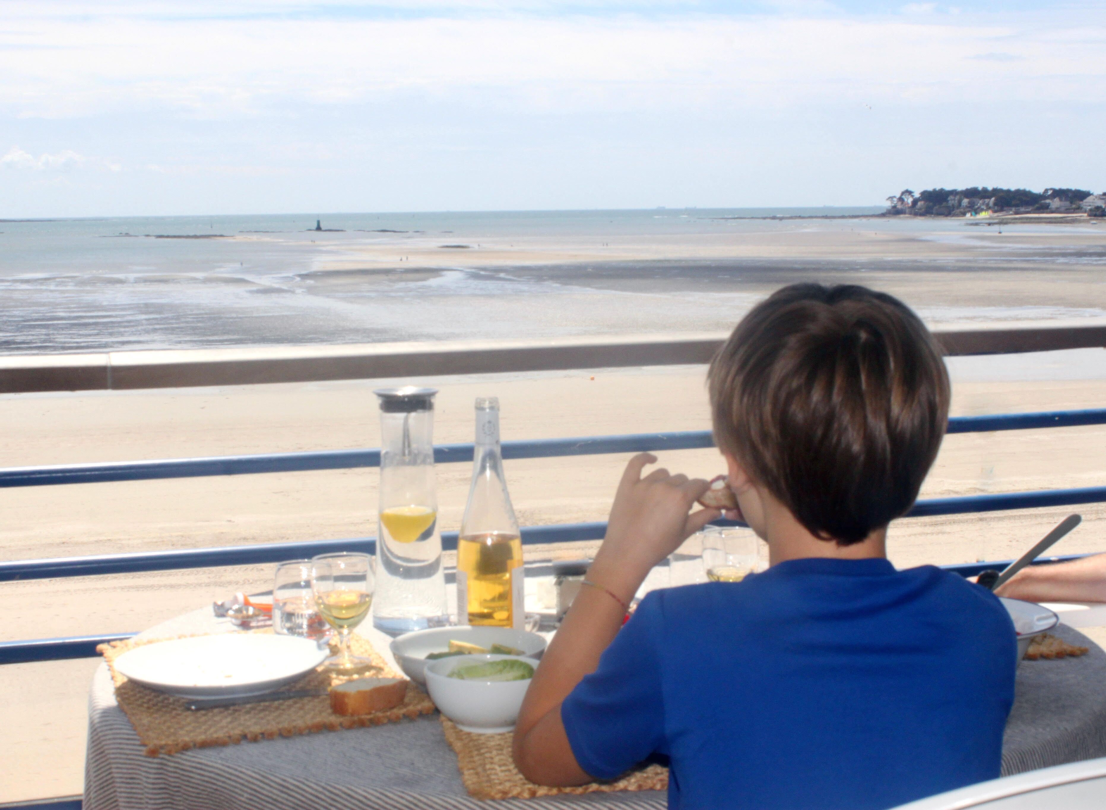 Luxury apartment, direct access to the beach, 6 people, 2 bedrooms