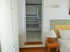 2 camere, ferro/asse da stiro, Wi-Fi gratuito, lenzuola