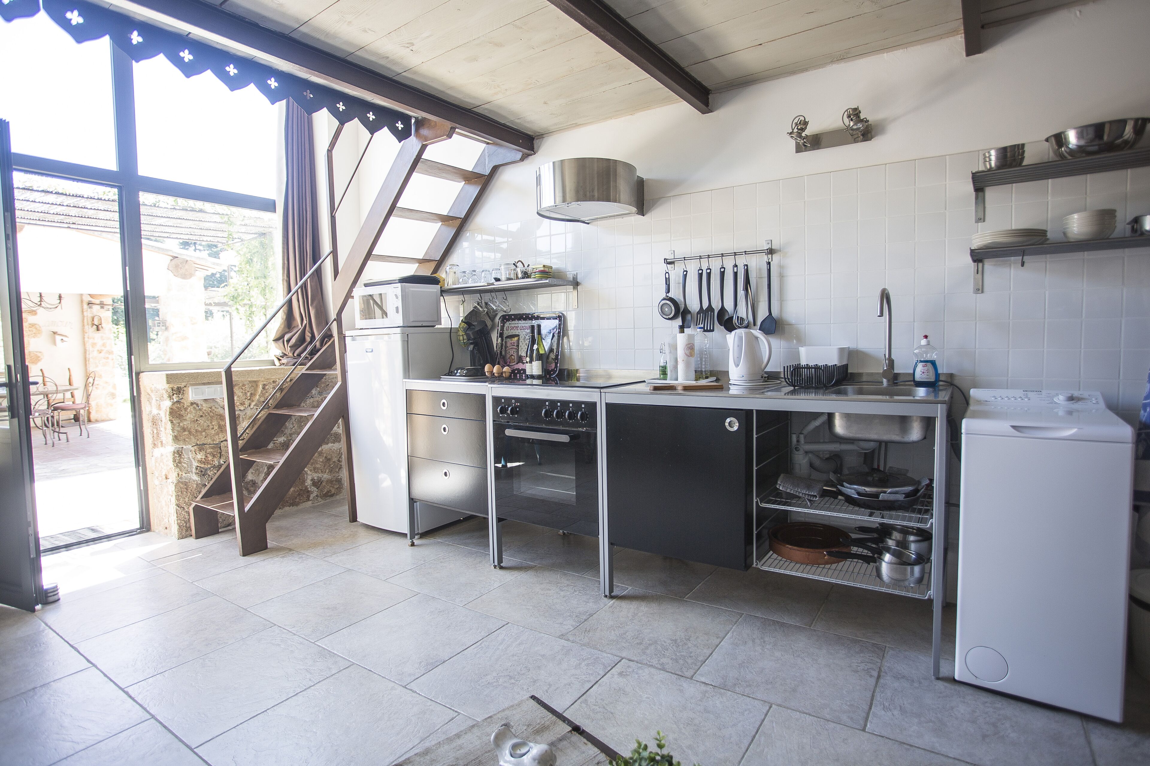 Apartment in Provençal farmhouse with swimming pool