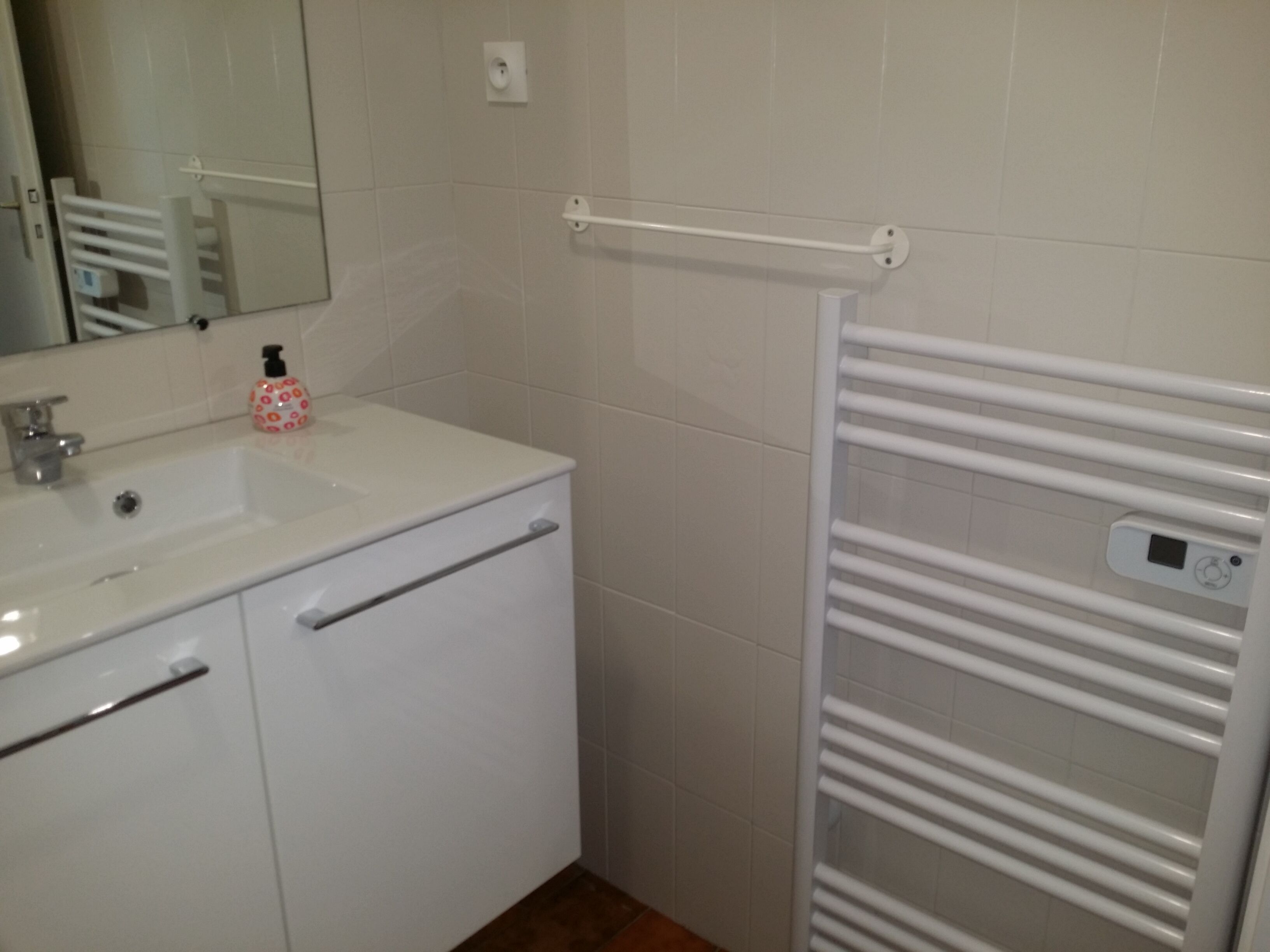 Large T1, bright, near Prado, Beaches, Velodrome, Chanot, Borély, creeks