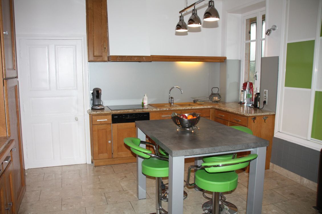 Elegant 19th century mansion with swimming pool