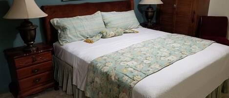 2 habitaciones, tabla de planchar con plancha, wifi y ropa de cama