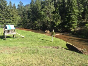 Property grounds - ~ Cozy Creek Side Cabin ~ Nature ~ Peaceful ~ Relax ~Family! (Hill City)