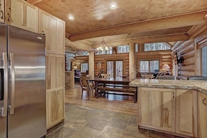 Interior - Hot Tub, Foosball, 2 Mi to Ski, Garage, Ski Specials, Fireplaces, EV Charger (Breckenridge)