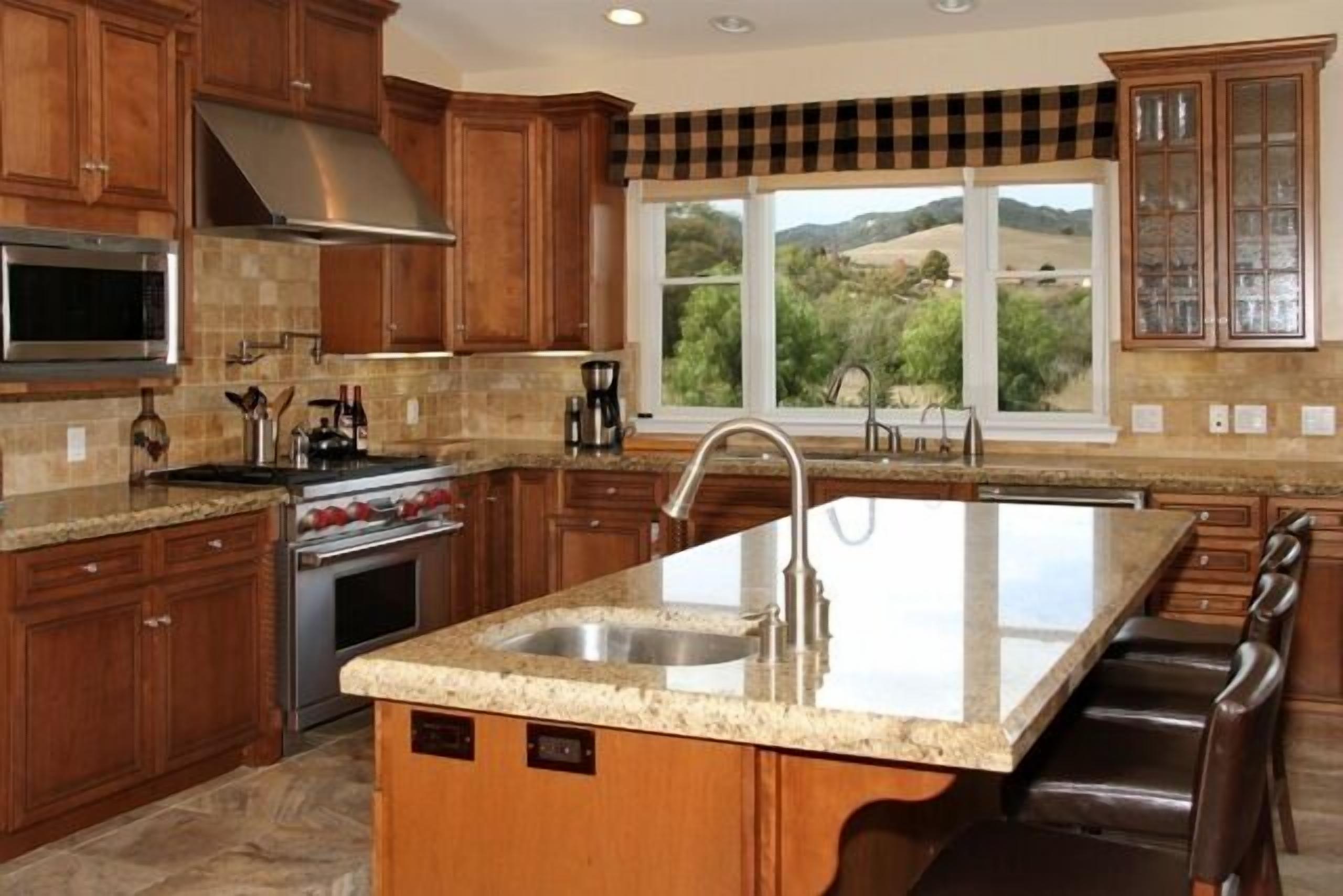 East Avila Beach! LARGE, LUXURIOUS & WELL EQUIPPED IN FABULOUS LOCATION  
