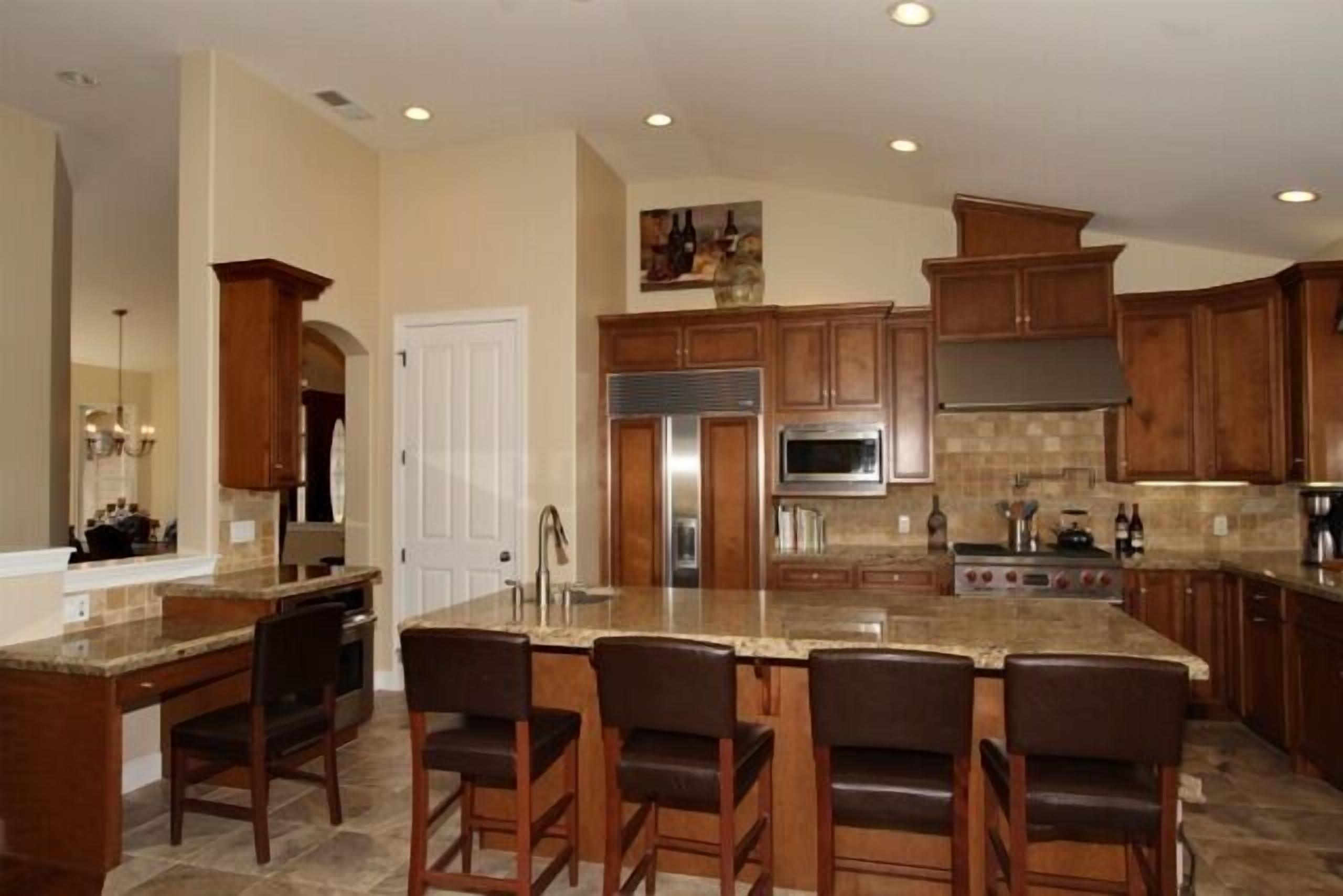 East Avila Beach! LARGE, LUXURIOUS & WELL EQUIPPED IN FABULOUS LOCATION  