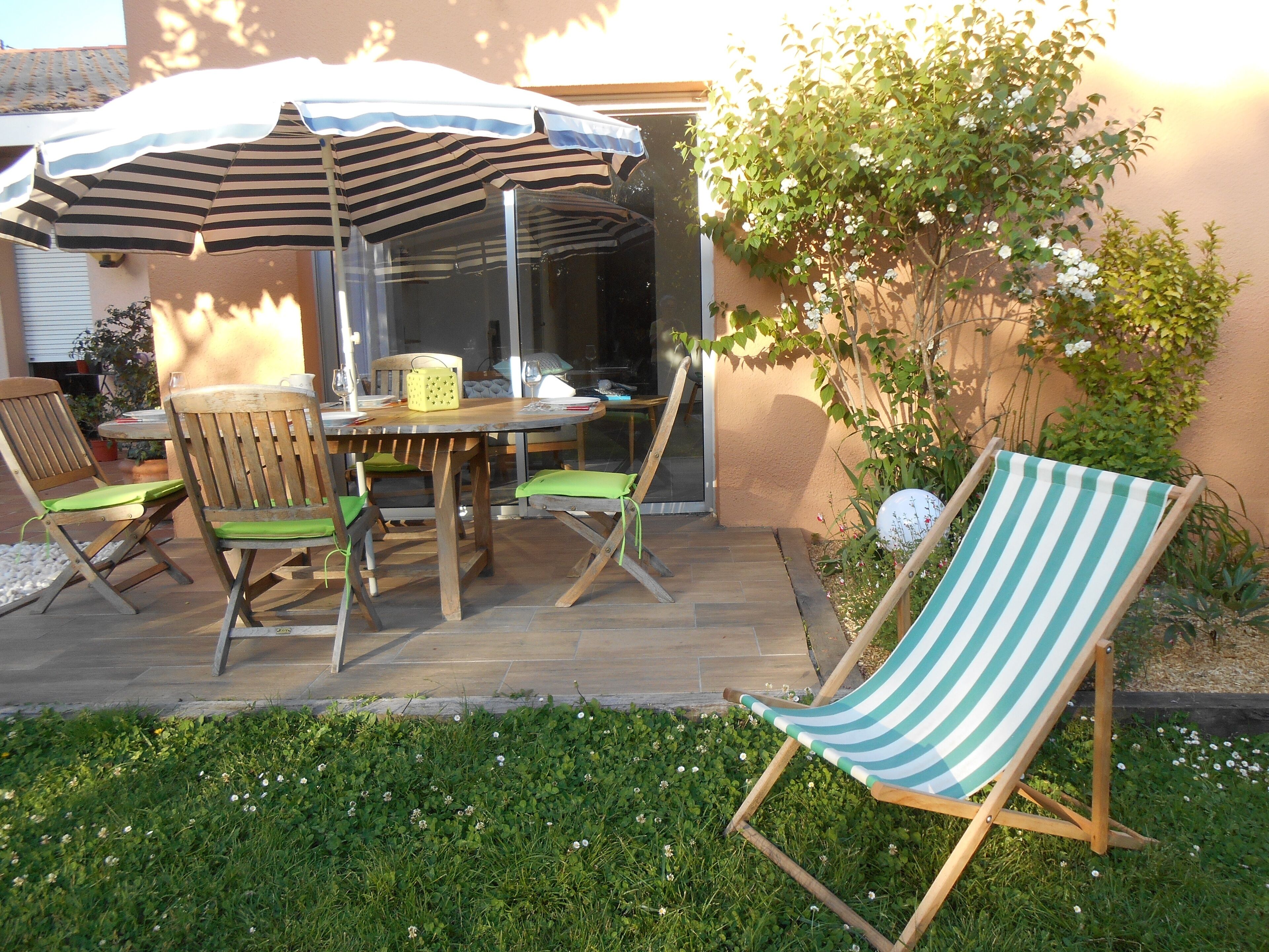 At the foot of the tram warm house with garden for 2 p