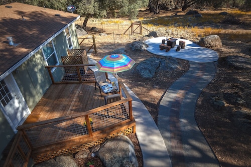 Oak Rock Hideaway ~ A Tranquil Mountain Setting With Easy Access To Yosemite