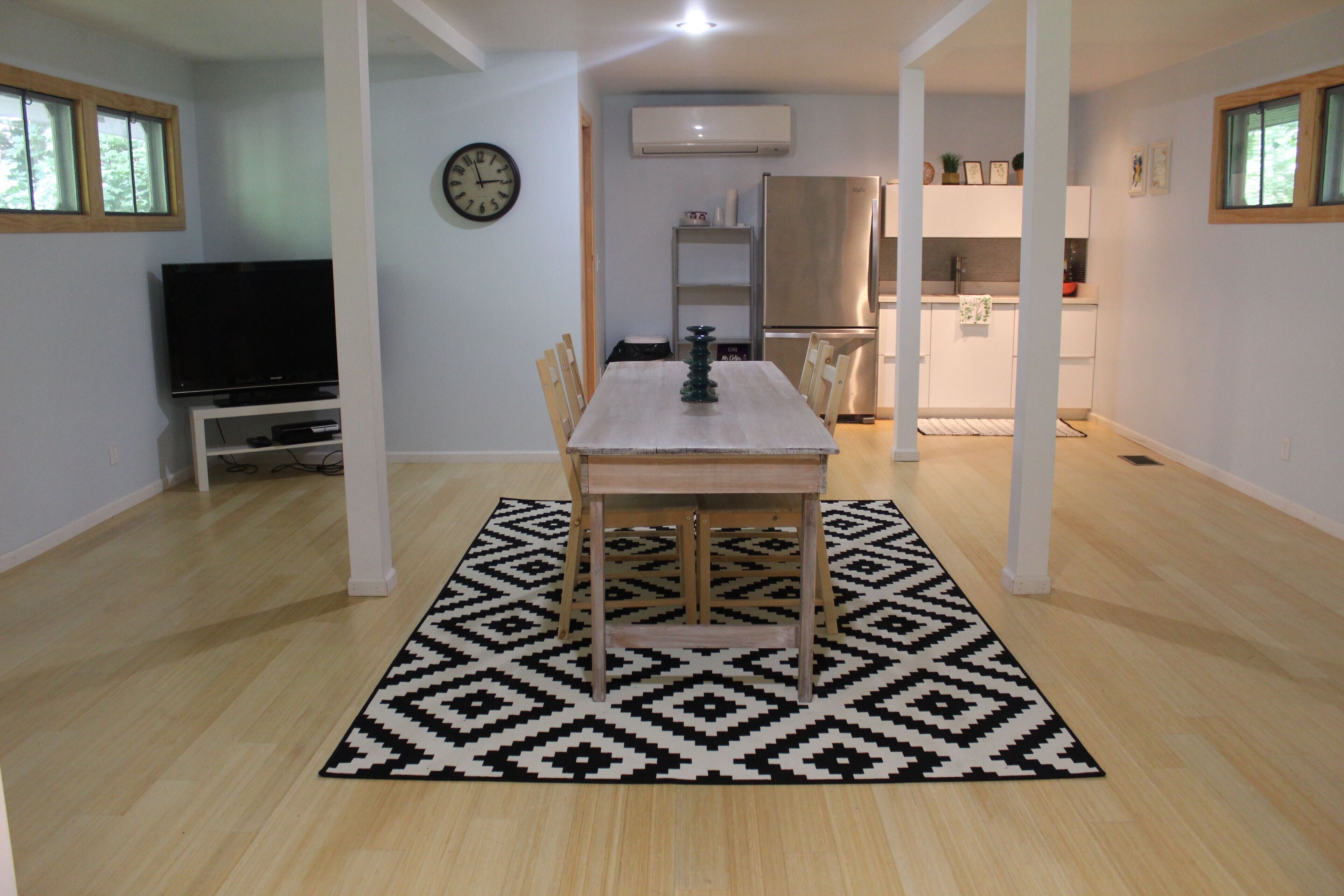 1000 sqft home less than 3 miles from campus!