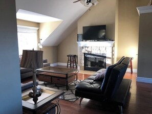 Smart TV, fireplace, offices