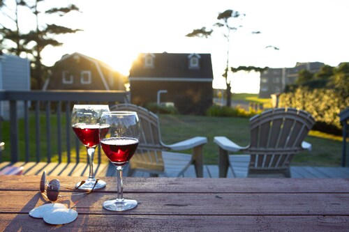 Charming Cannon Beach Cottage- Perfect Family Getaway near the beach!