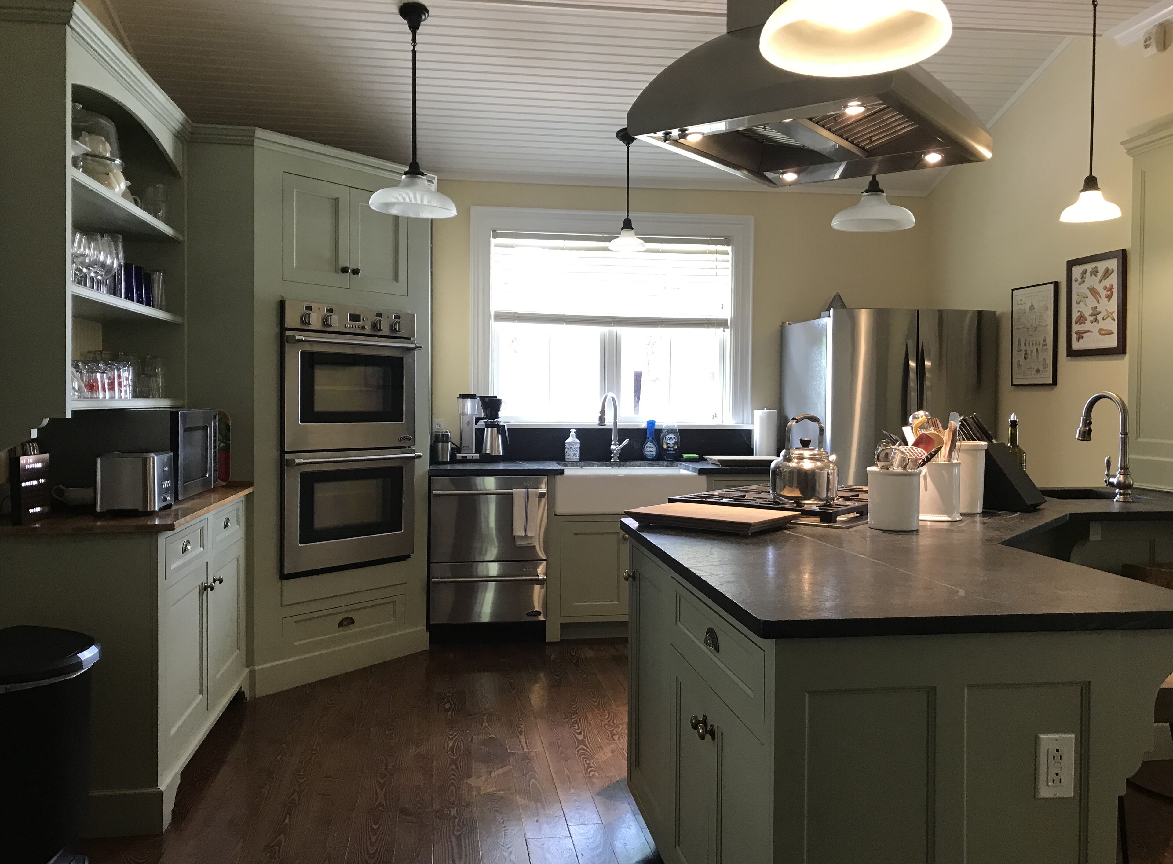 Beautifully restored 1806 Vermont farmhouse & “Cook’s Country” TV set