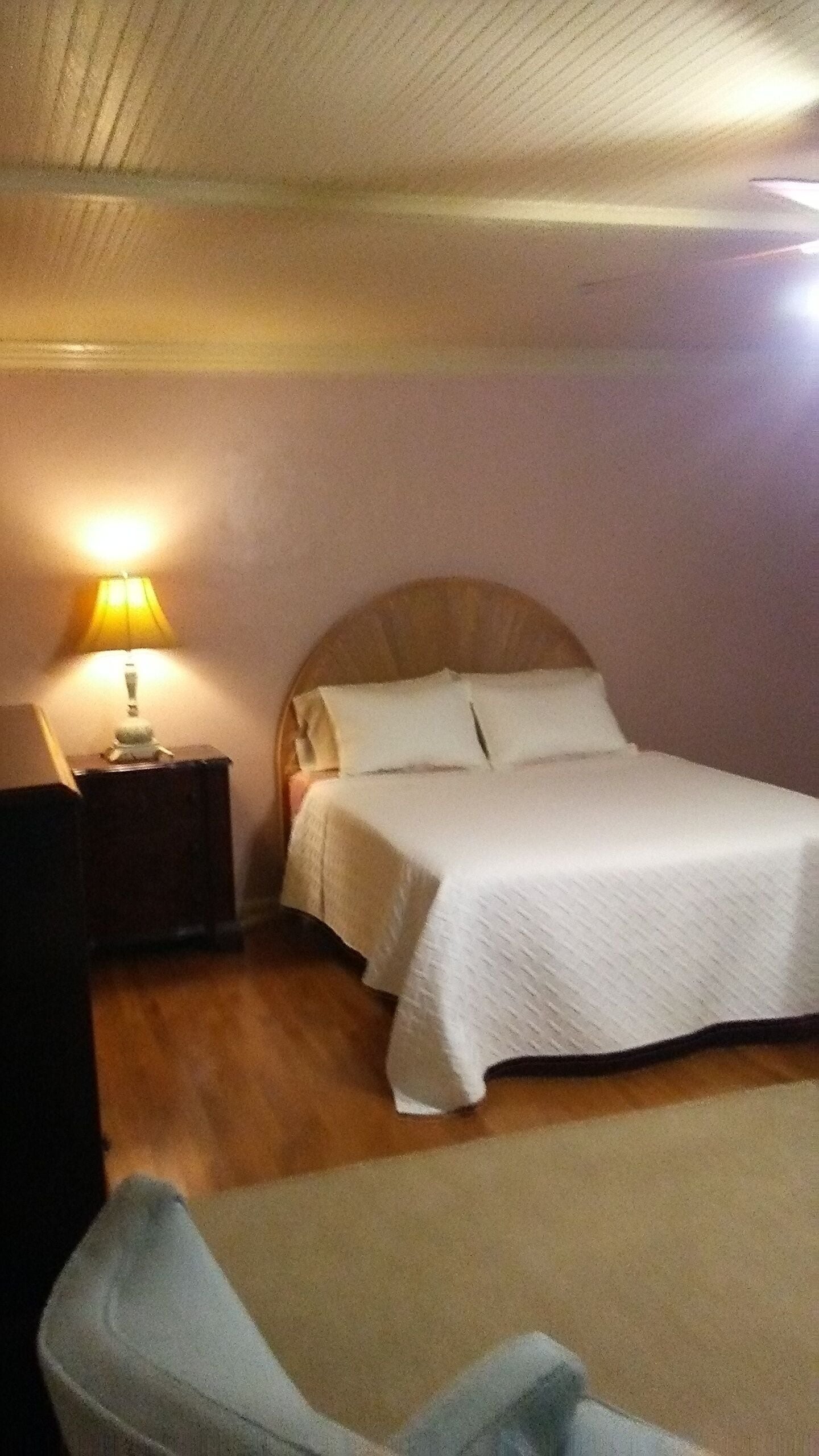 FAIRHOPE, AL: Villa Piccolo,1BR, 1BA, smoke-free/ pet-free, adult only, sleeps 2