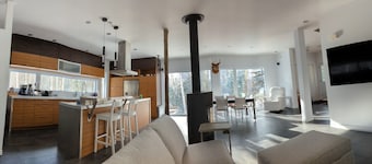 Treehouse, 3 bedrooms (or 4 bedrooms on request for 7+ people)