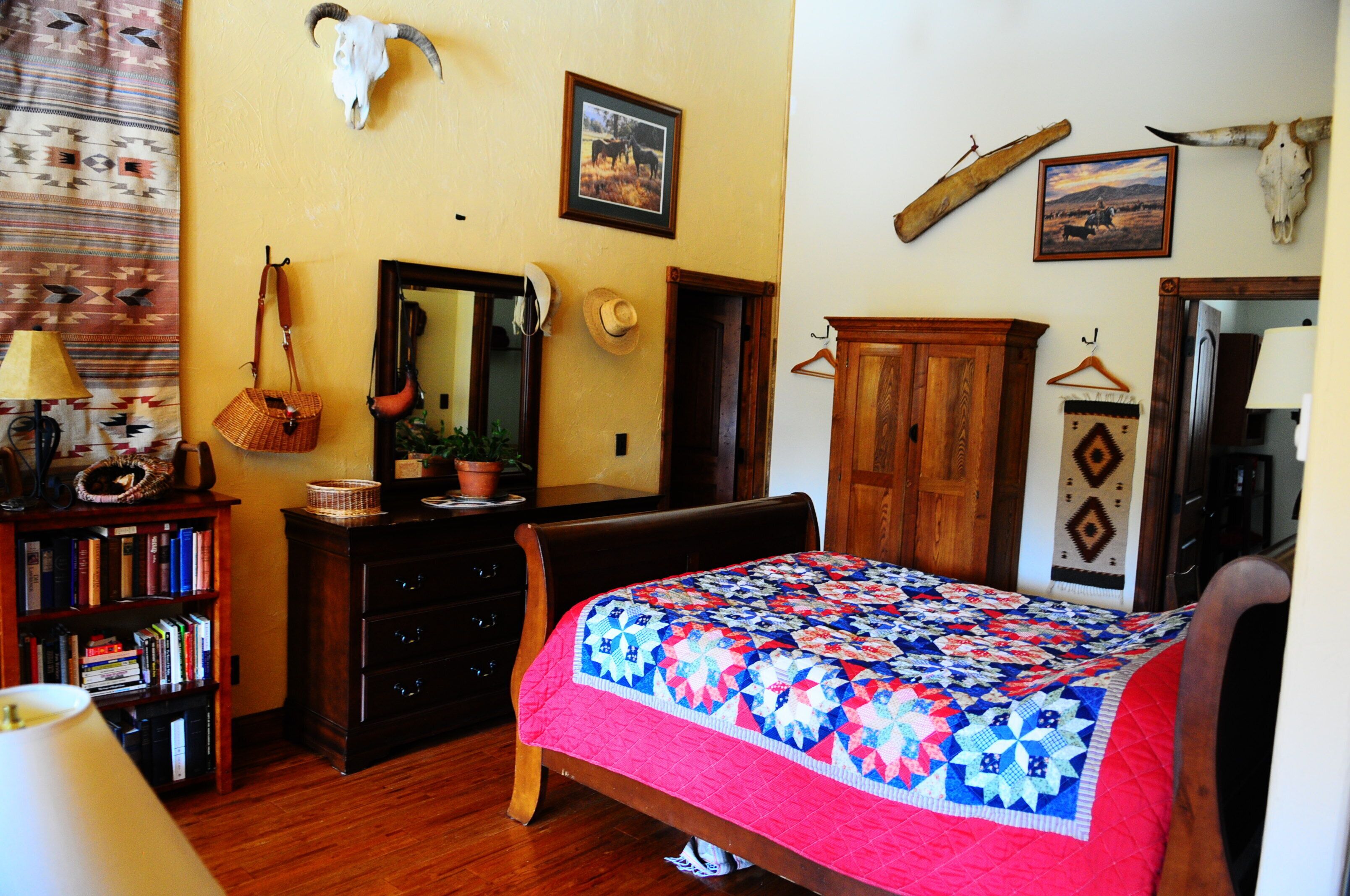 SKYE LODGE IN SPEARFISH CANYON. SPECTACULAR VIEWS AND LOCATION. 