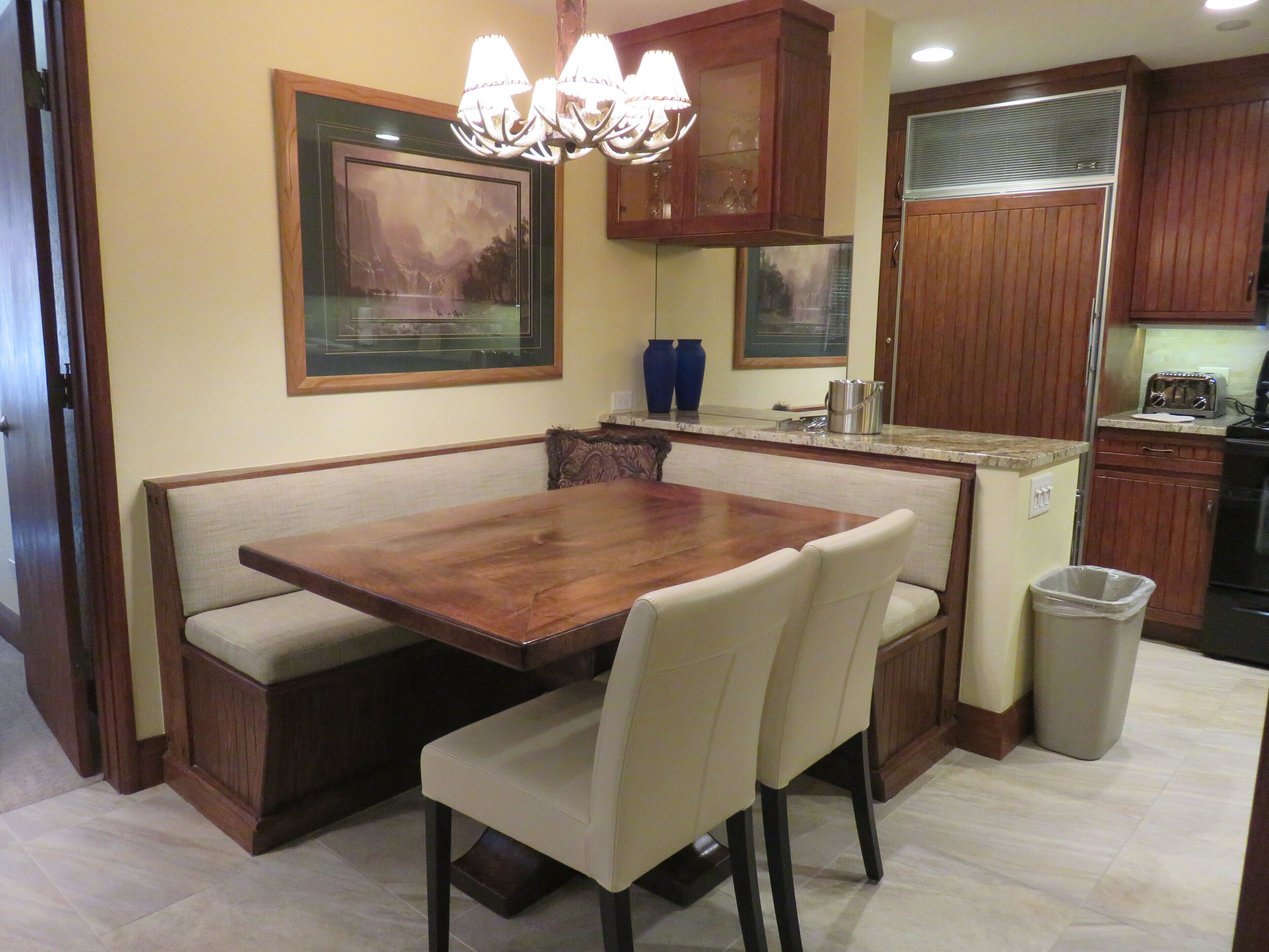 Great Value at The Charter 2BR-2BA/3 Beds, Ski-in/Ski-out, Steps from Village.