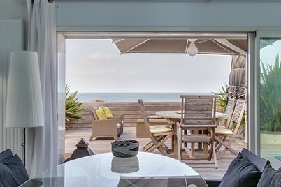 Waterfront house, large terrace and waterfront - Balcony on Arromanches