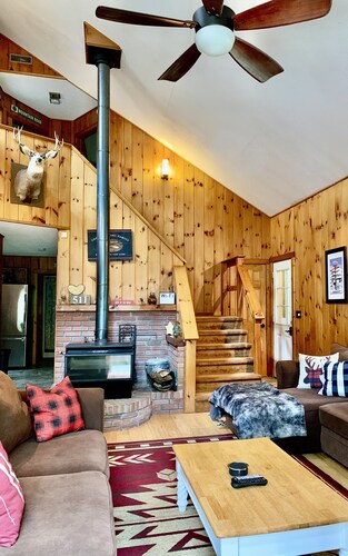 Cozy Chalet,Lake Pauline, Lake Rescue,and 2 miles to Okemo Mt
