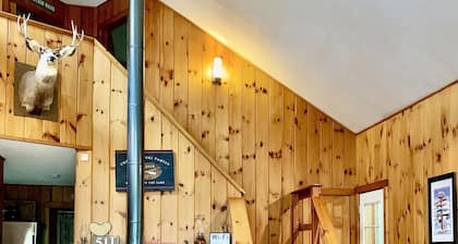 Cozy Chalet,Lake Pauline, Lake Rescue,and 2 miles to Okemo Mt