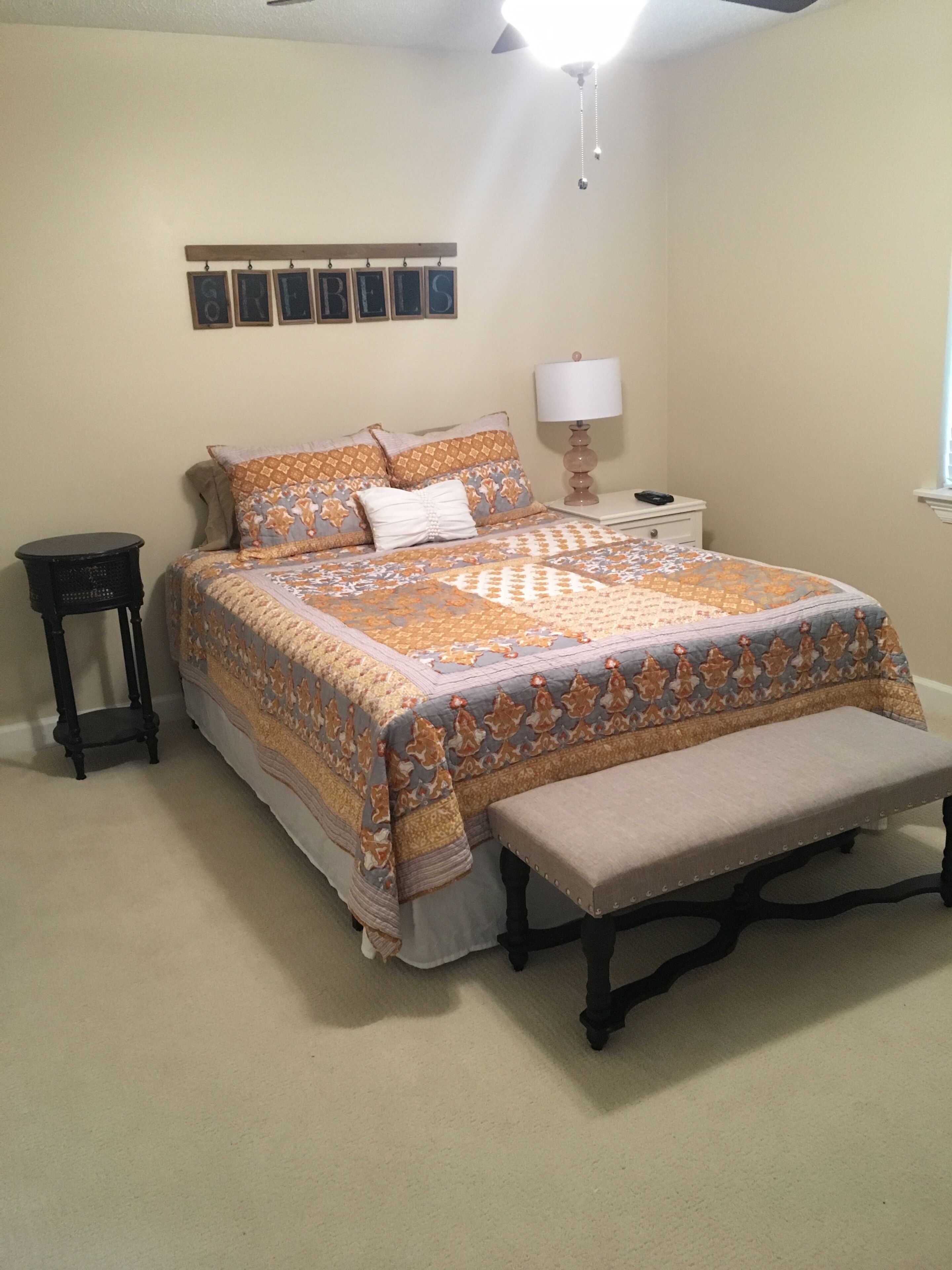 Old Taylor Place H8 Condo 2 Bed 2 Bath Weekend Rental / GameDay Rental with Wifi