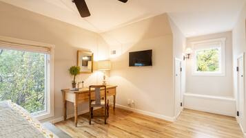 1 bedroom, internet, bed sheets