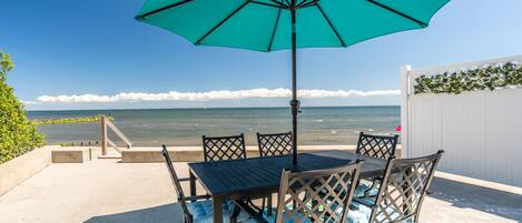 تناول الطعام بالخارج