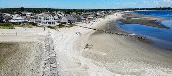 Beachfront cottage located in the heart of Fairfield Beach!!