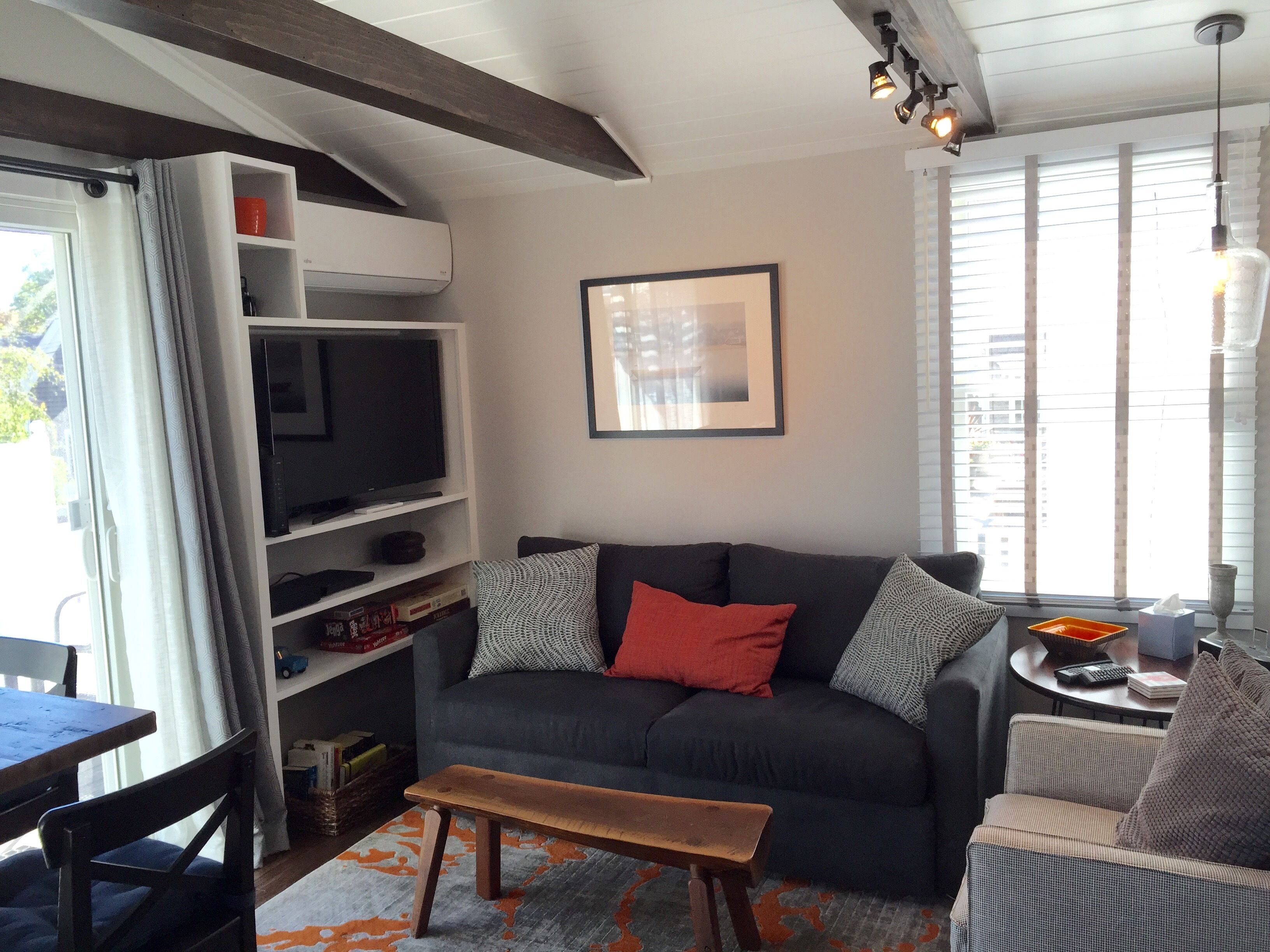 2016 Renovation - Charming & Quaint Cottage, Steps to Beach, Shops, & Nightlife