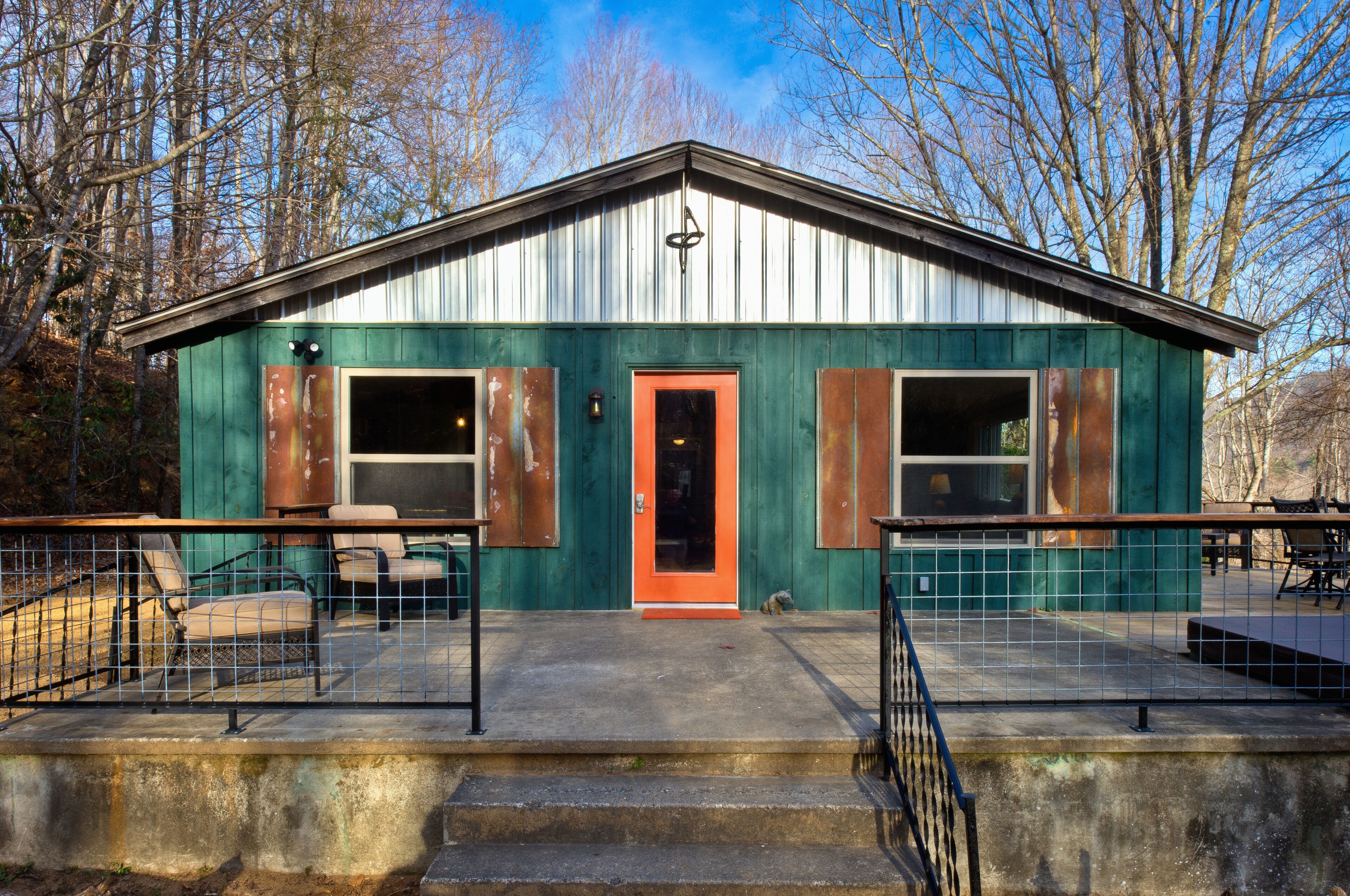 SOCIAL DISTANCE HERE