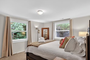 3 habitaciones, escritorio, tabla de planchar con plancha y wifi gratis