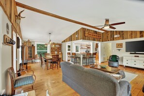 Smart TV, books, music library, stereo