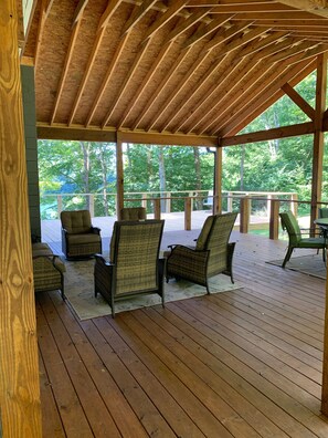 Terrace/patio - Year-round 3BR/2BA Lake front - Nolin State Park (1mile) -Mammoth Cave (30min) (Mammoth Cave)