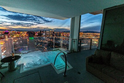 DREAM PENTHOUSE 500 FEET IN THE AIR<br>06