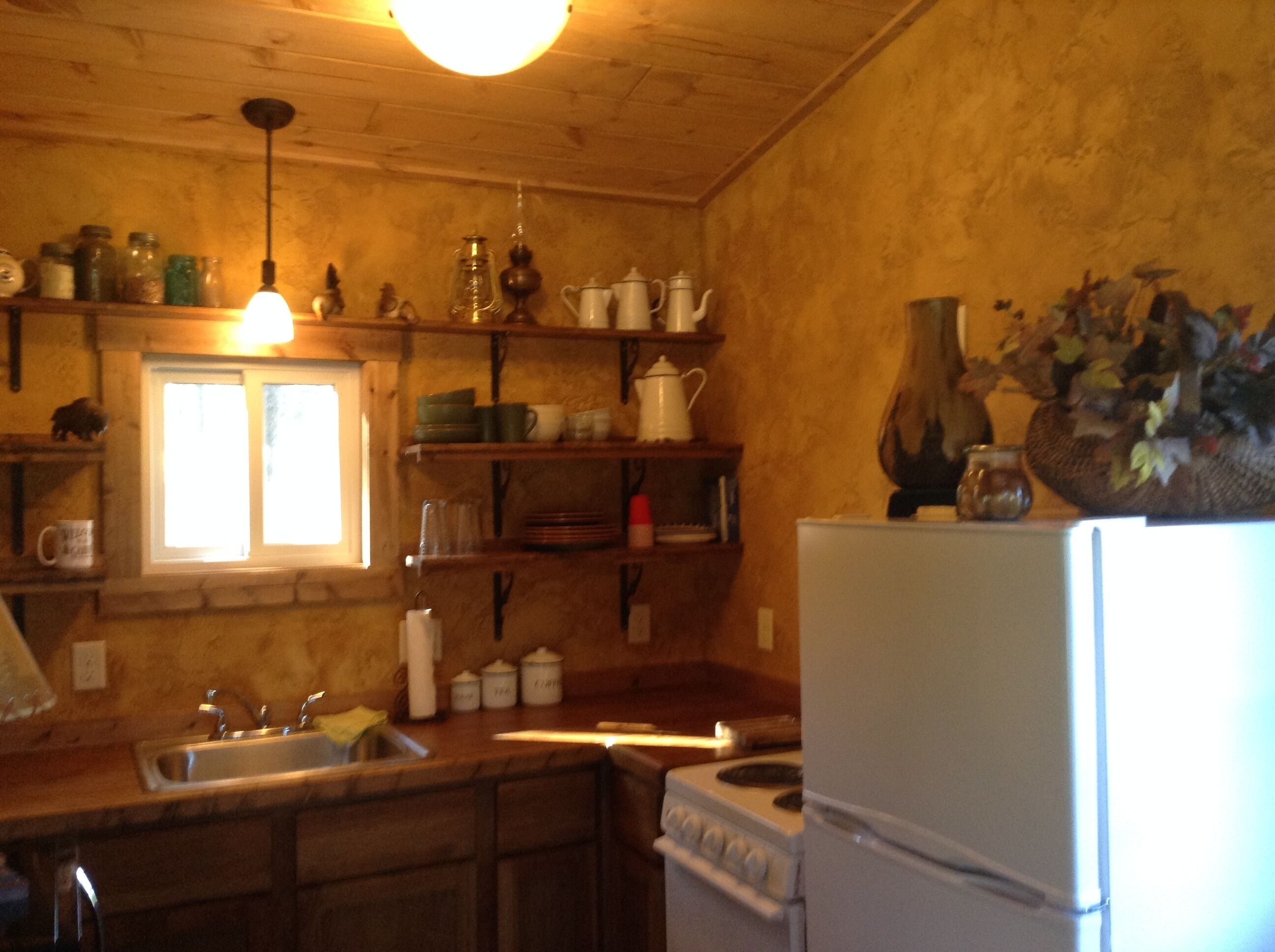 HUNTER'S CABIN,  Perfect in every way for your Black Hills getaway, near Custer