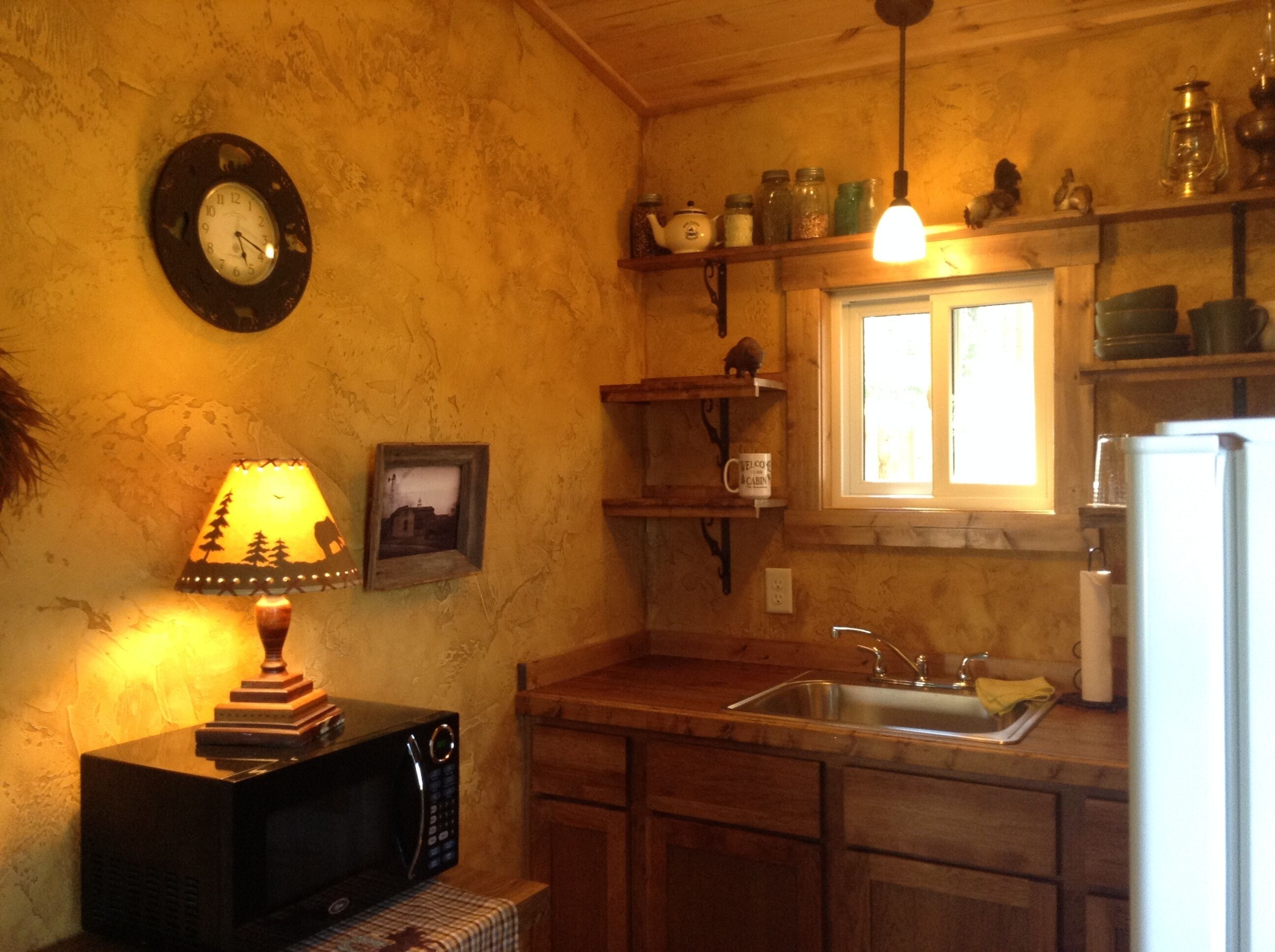 HUNTER'S CABIN,  Perfect in every way for your Black Hills getaway, near Custer