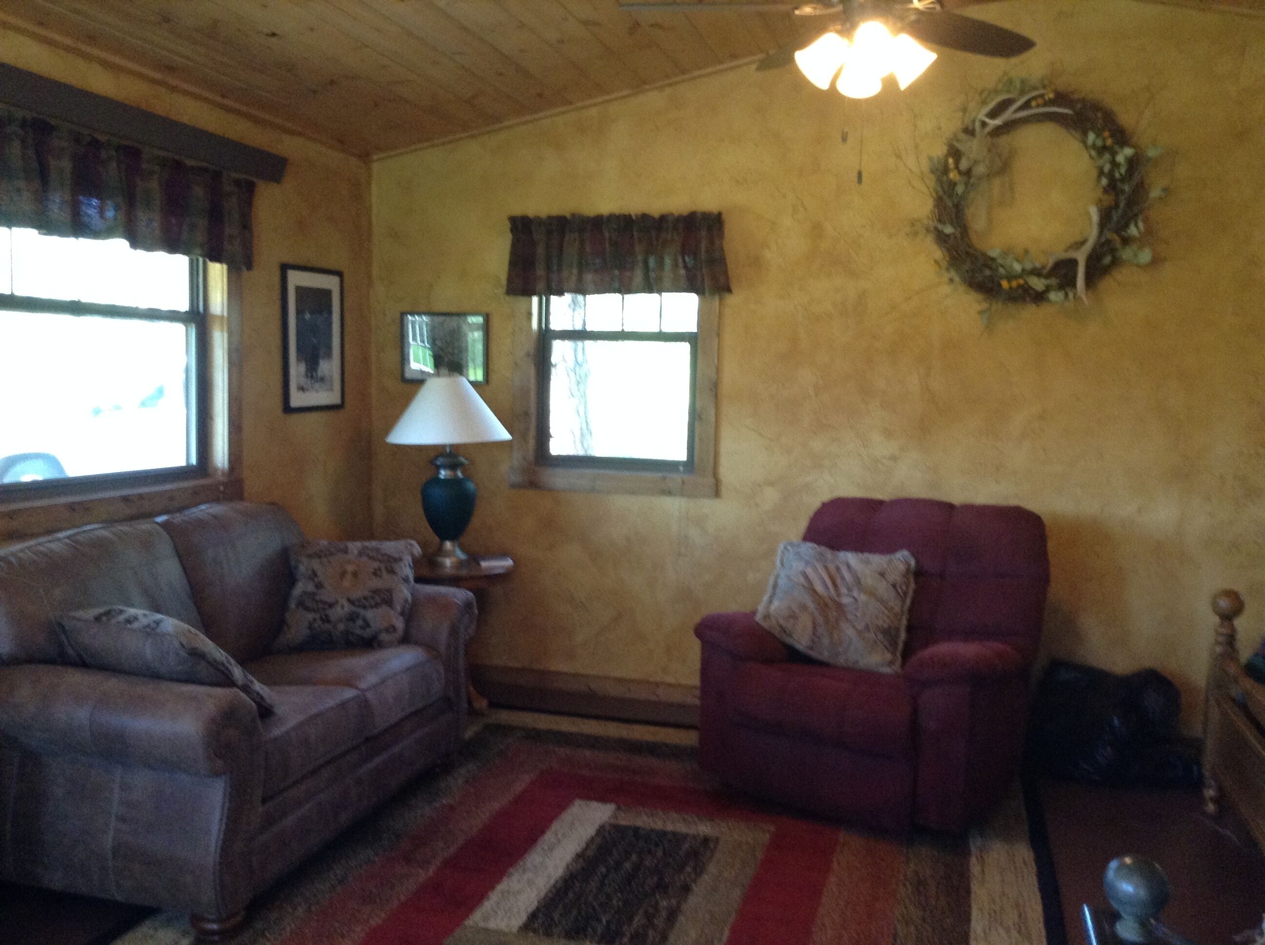HUNTER'S CABIN,  Perfect in every way for your Black Hills getaway, near Custer