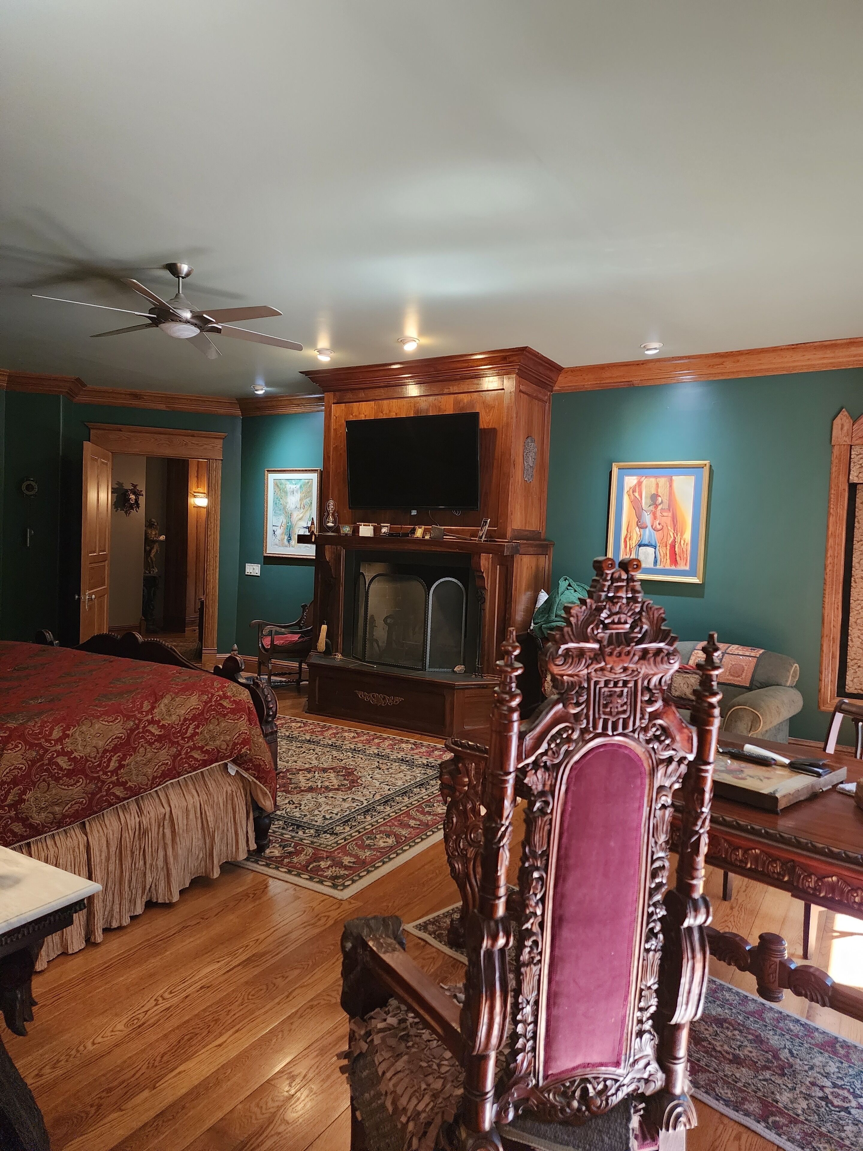 6 soverom, skrivebord, strykejern/-brett og wi-fi (inkludert)