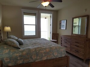 2 bedrooms, iron/ironing board, travel cot, free WiFi