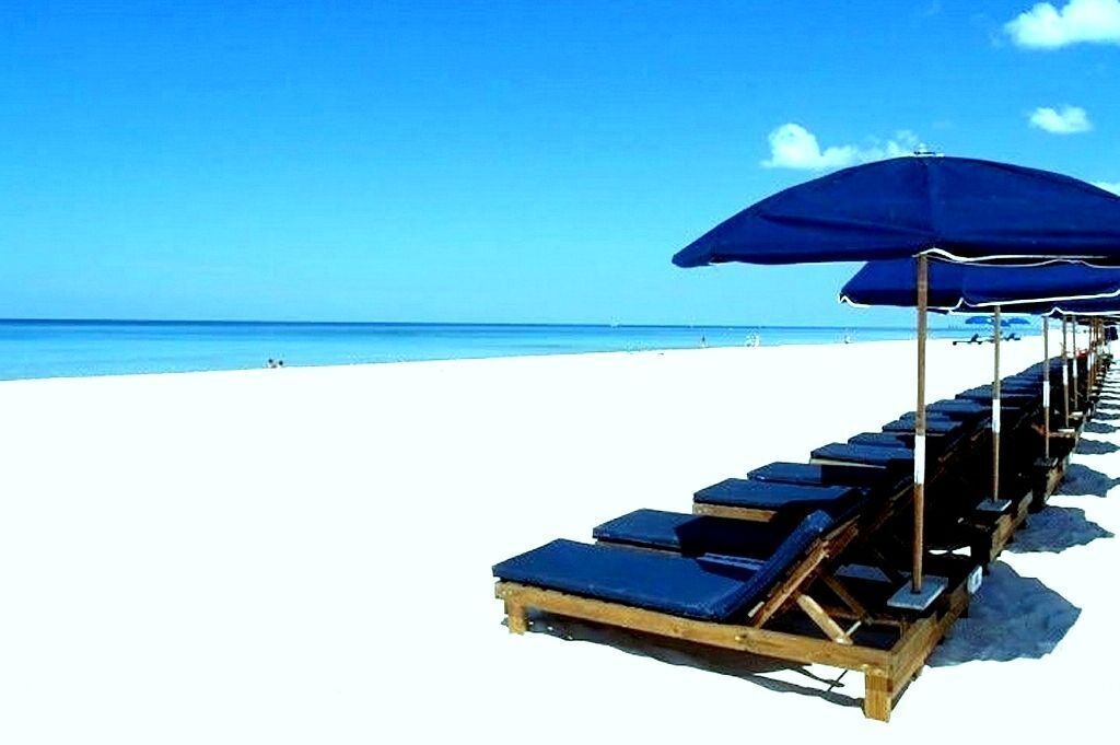 Luxury Ocean Front End Unit. Unobstructed sunset views! Free beach chairs!