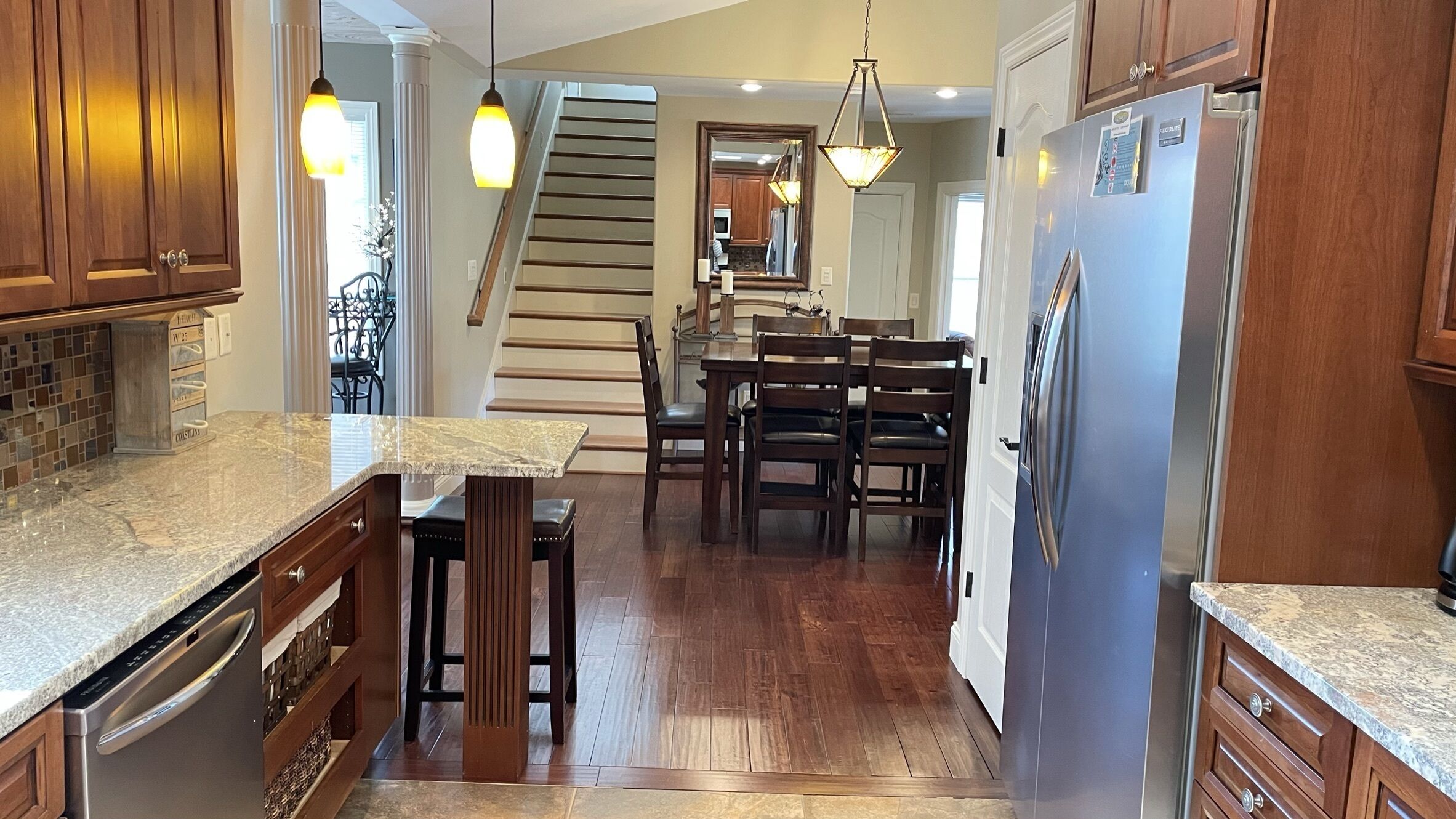 Kylskåp, mikrovågsugn, ugn och spishäll