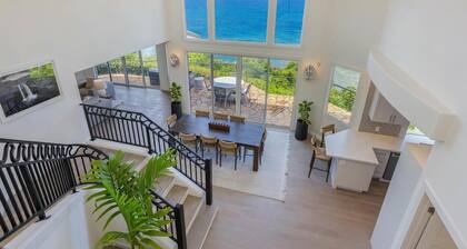 Honu Awa: Upscale Oceanfront Home w/ Pool, AC & Cliffside Views