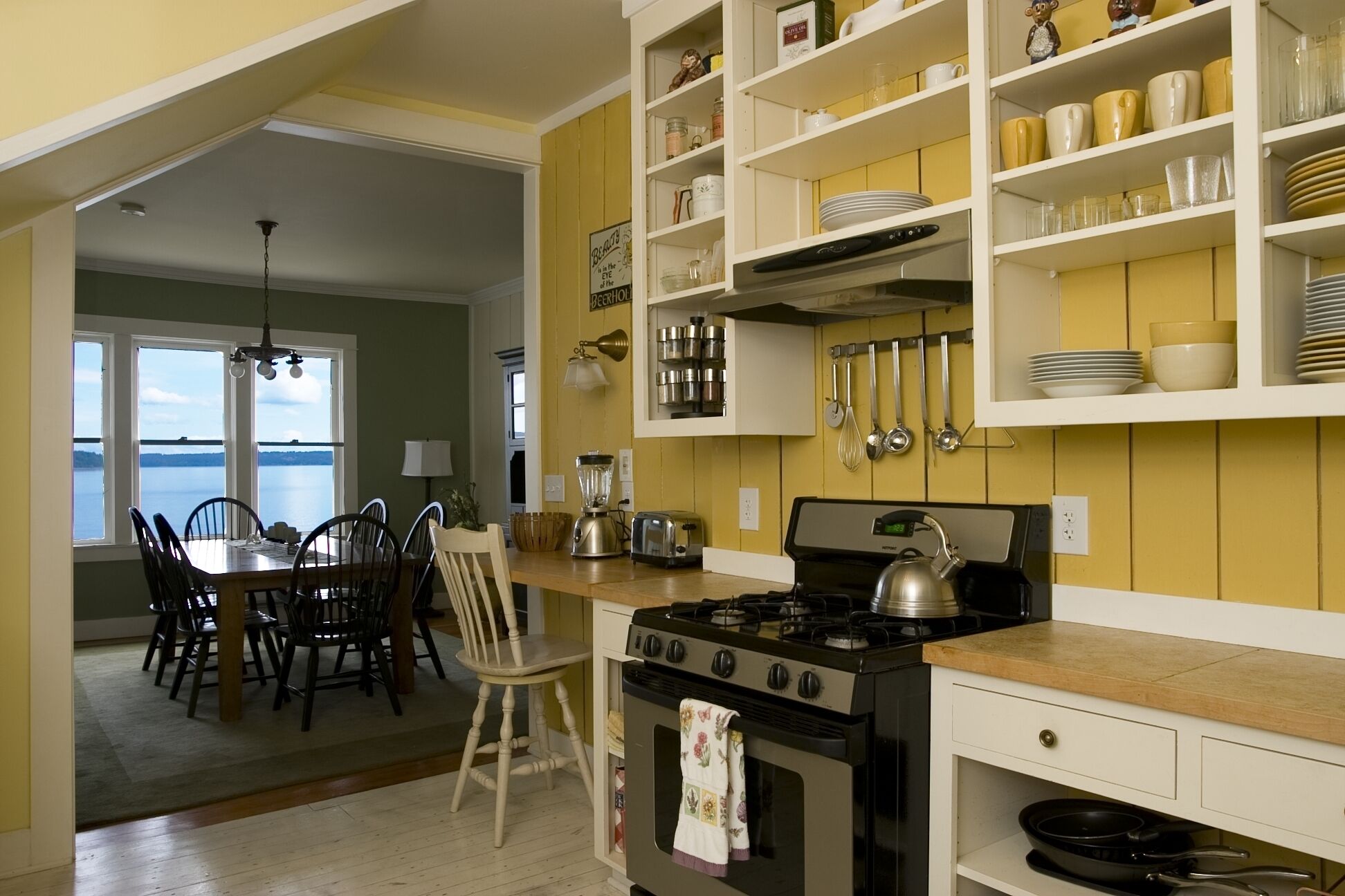 RARE FIND Historic Waterfront on Hood Canal, Olympic National Park