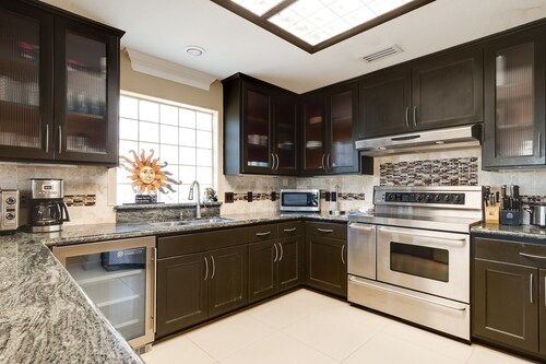 Casa Dolores II Simply Gorgeous!!! 1/2 Block from the Beach