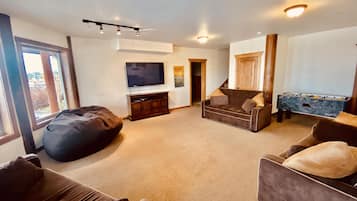 TV connectée, cheminée